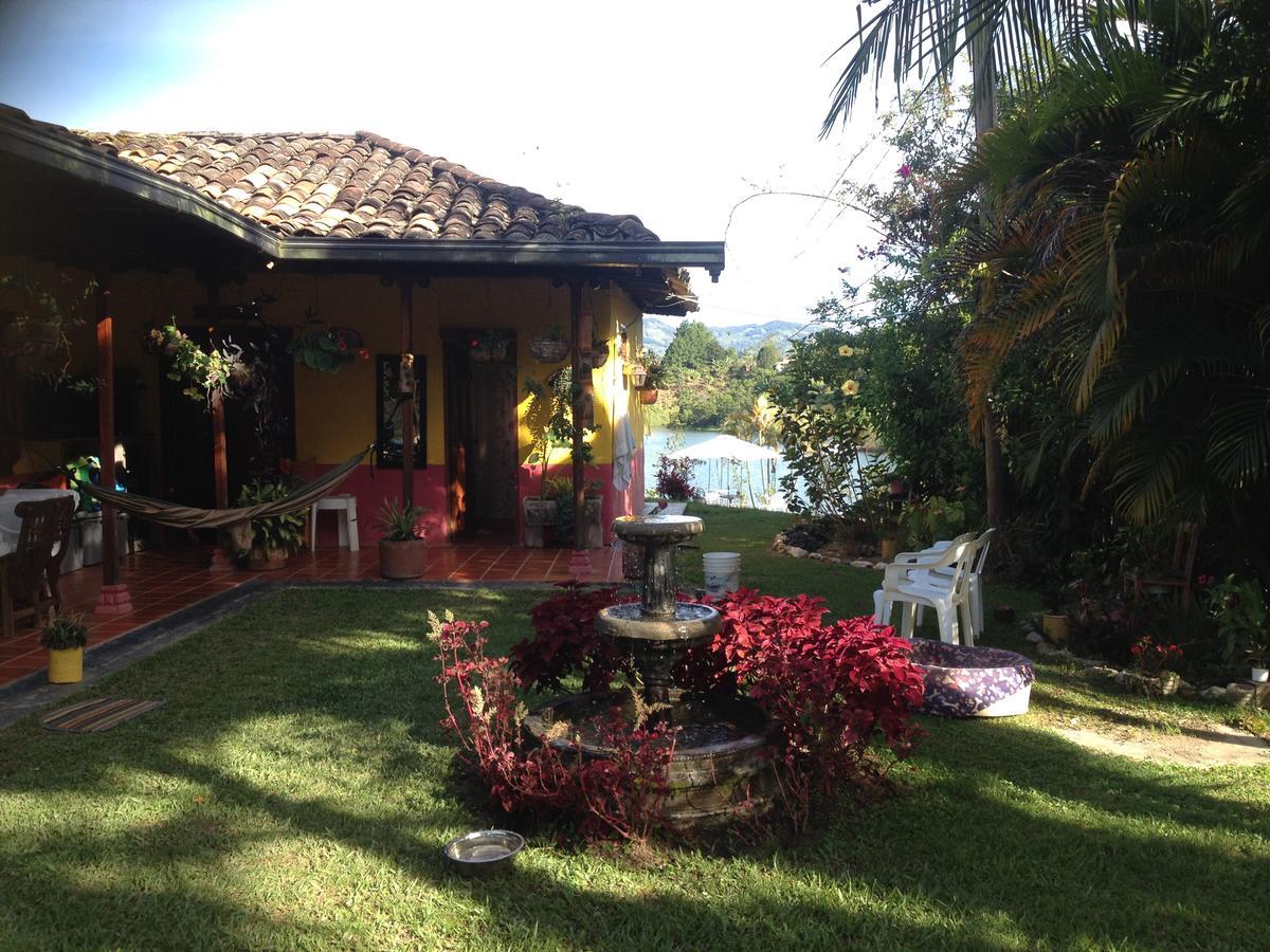 Casa finca típica the lake hotel Guatapé Exterior foto