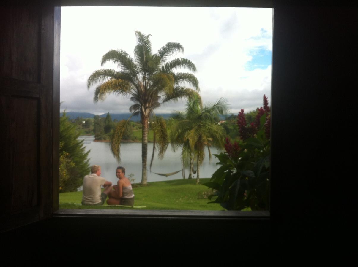 Casa finca típica the lake hotel Guatapé Exterior foto